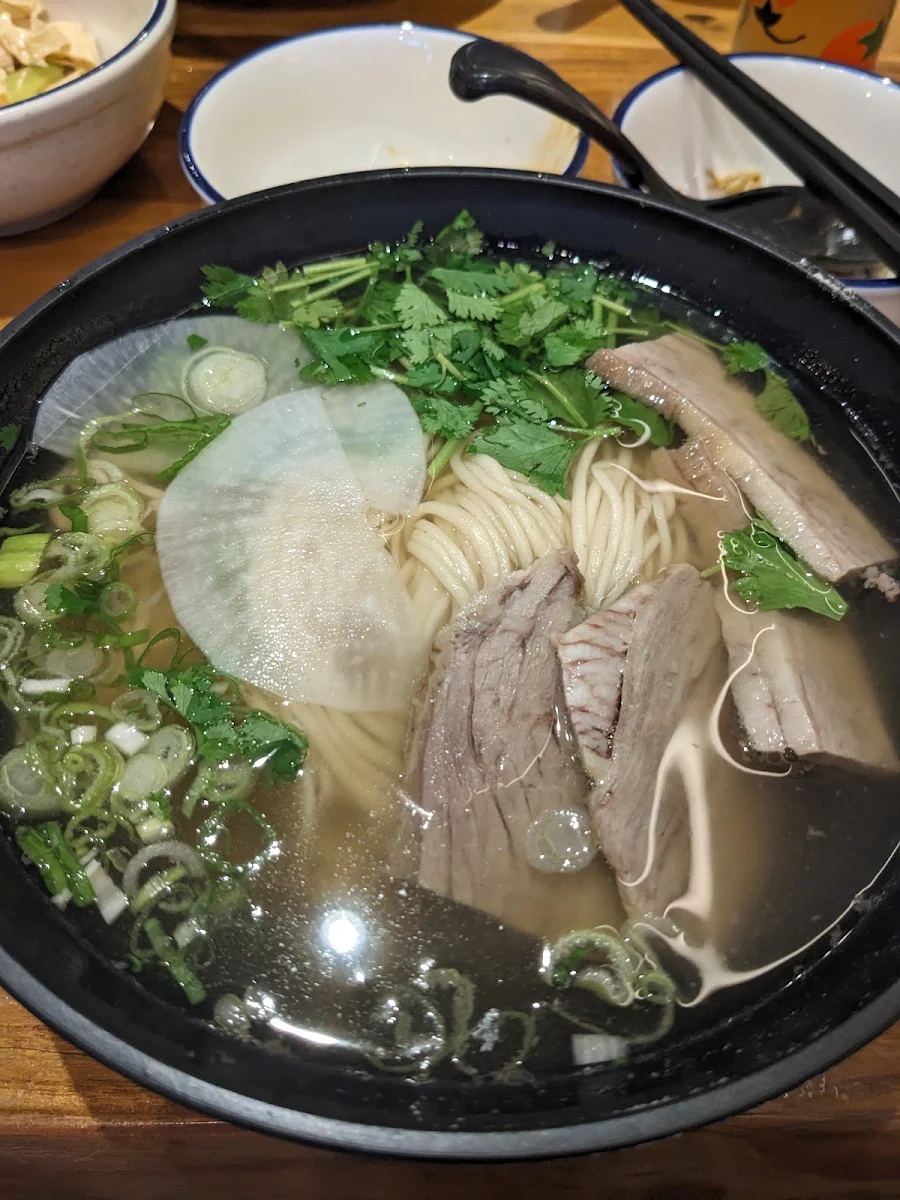 lanzhou beef noodles soup 兰州牛肉汤面
